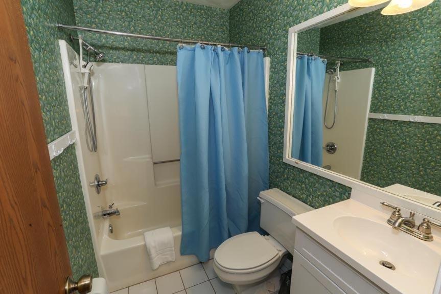 Seven Springs Swiss Mountain 3 Bedroom Standard Condo, Close To Golf Course Apartment