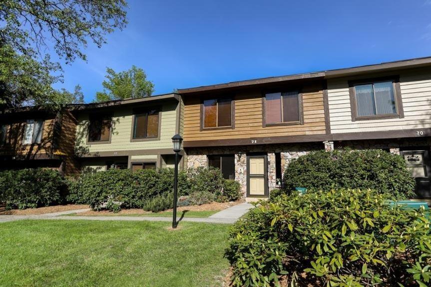 Seven Springs Swiss Mountain 3 Bedroom Standard Condo, Close To Golf Course Apartment
