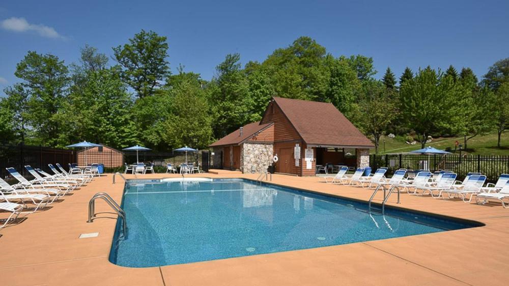 Seven Springs Swiss Mountain 3 Bedroom Standard Condo, Close To Golf Course Champion